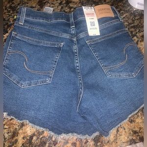 NWT Levi Signature Shorts size 4